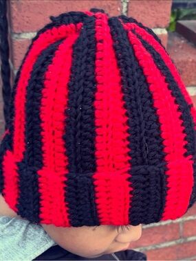 Kids Striped Knit Beanie - Red & Black